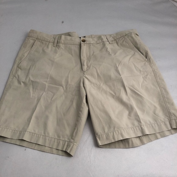 Gap khaki cotton flat front shorts - Picture 1 of 6
